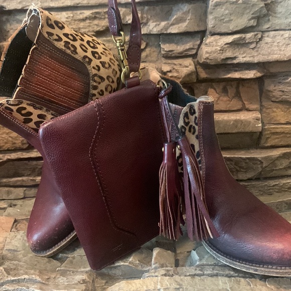 Frye Paige Wristlet - Picture 3 of 15